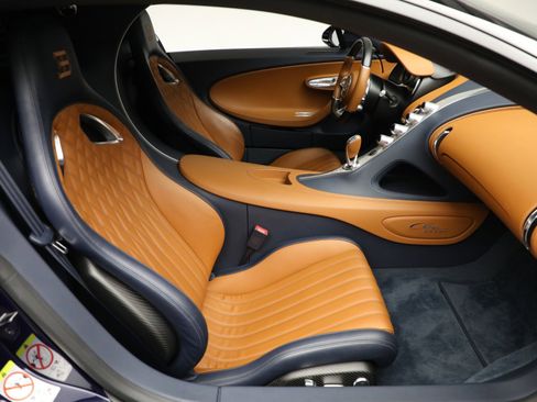 Used 2020 Bugatti Chiron image 14