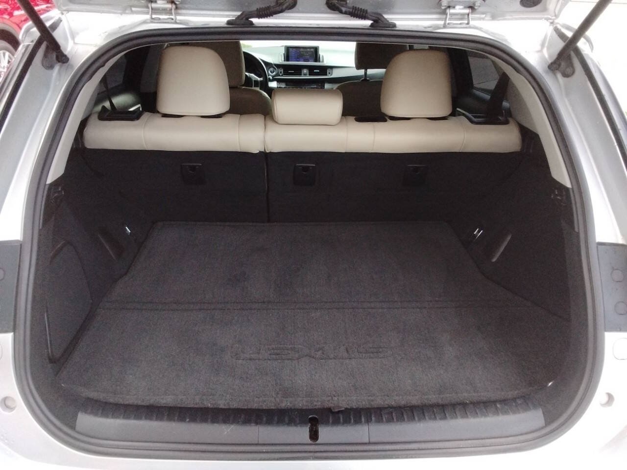 Used 2013 Lexus CT 200h w/ Premium Pkg w/Navigation FWD image 11
