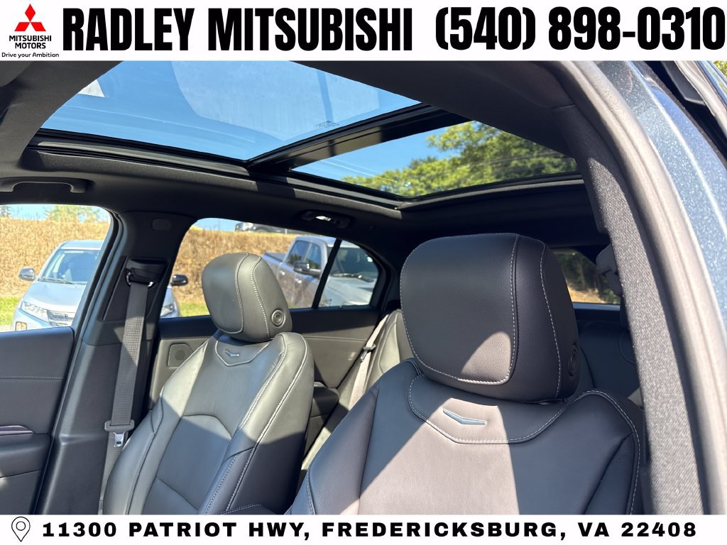 Used 2021 Cadillac XT4 Luxury w/ Cold Weather Package AWD/4WD image 2