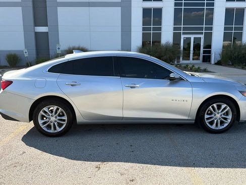 Used 2018 Chevrolet Malibu LT FWD image 4
