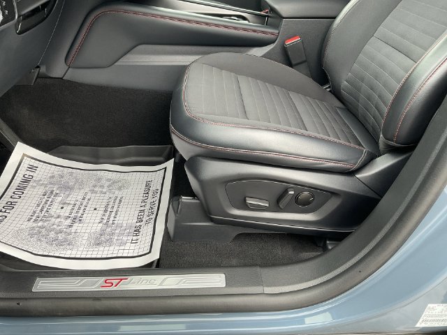 Certified 2025 Ford Explorer ST-Line AWD/4WD image 13