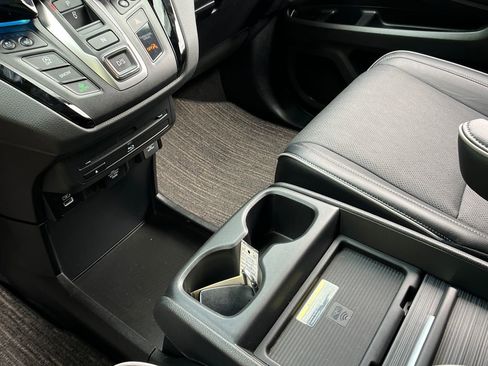 Used 2024 Honda Odyssey Elite image 19