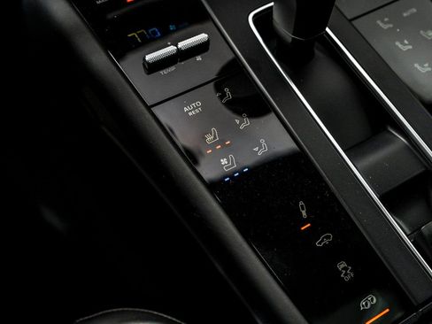 New 2026 Porsche Macan GTS image 22