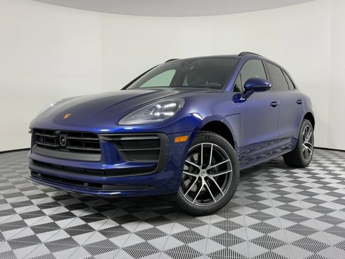 Certified 2026 Porsche Macan AWD/4WD image 1