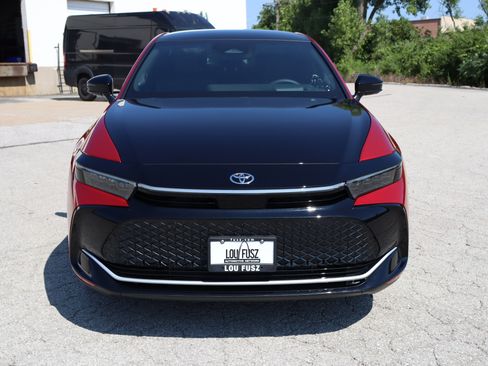 New 2026 Toyota Crown Platinum image 5