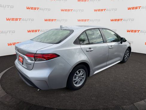 Used 2021 Toyota Corolla LE FWD image 5