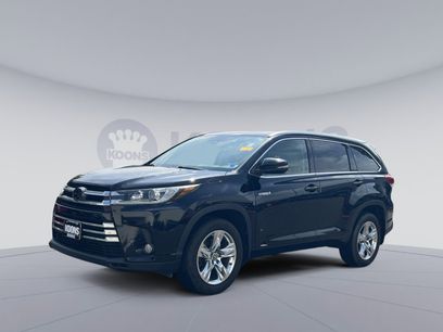 Used 2017 Toyota Highlander Limited
