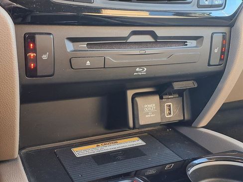 Used 2020 Honda Pilot Touring image 10