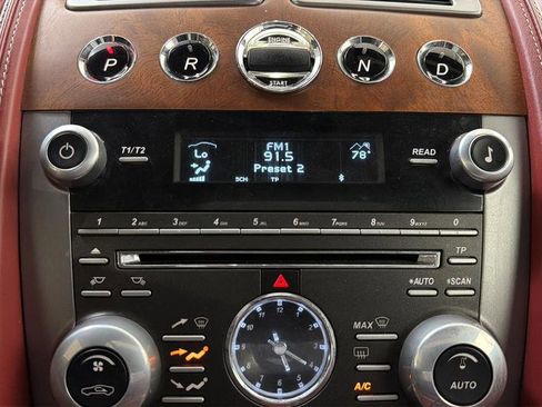 Used 2014 Aston Martin DB9 Volante RWD image 21