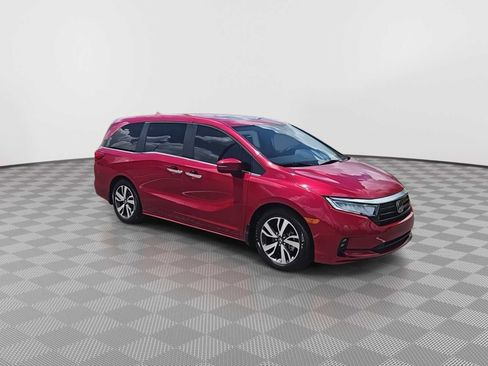 Used 2024 Honda Odyssey Touring image 2