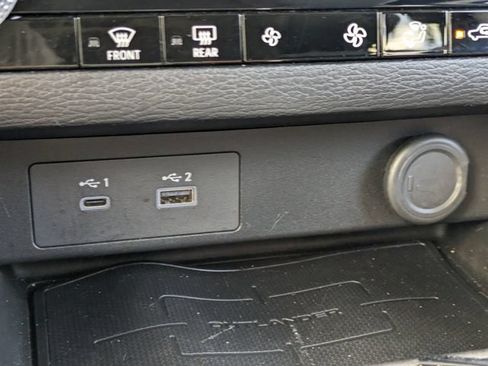 Used 2023 Mitsubishi Outlander SE Black Edition FWD image 32