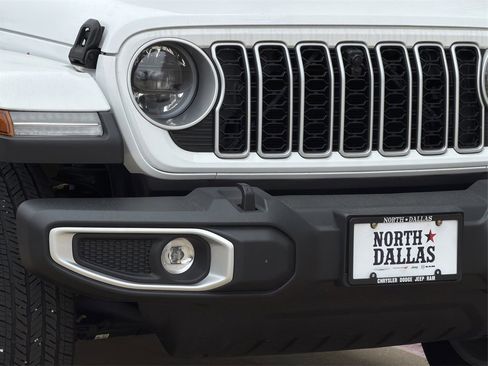 New 2025 Jeep Wrangler Sahara image 7