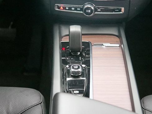 Certified 2024 Volvo XC60 T8 Plus w/ Protection Package Premier AWD/4WD image 28