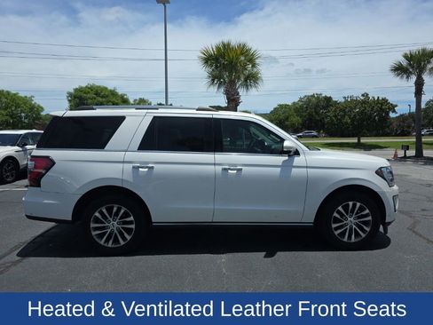 Used 2018 Ford Expedition Limited w/ Equipment Group 301A RWD image 2