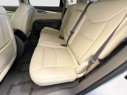 Used 2018 Cadillac XT5 Luxury w/ Driver Awareness Package FWD image 13