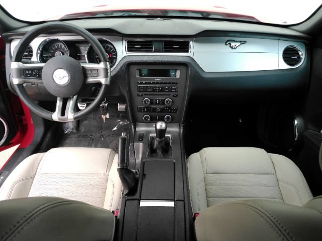 Used 2013 Ford Mustang GT Premium RWD image 3