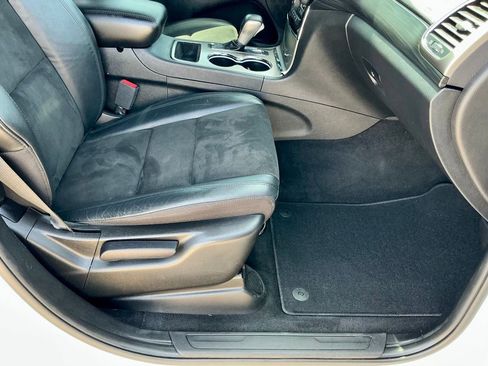 Used 2021 Jeep Grand Cherokee Laredo X image 24