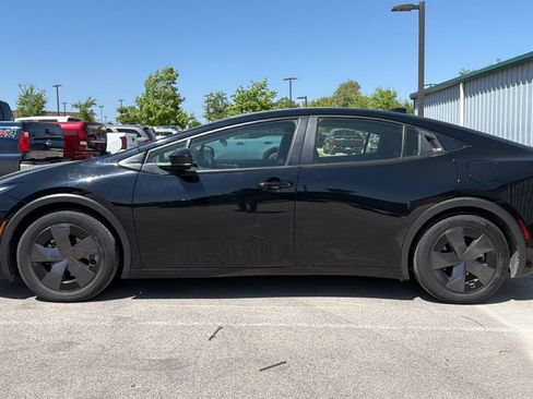 Used 2024 Toyota Prius LE image 10