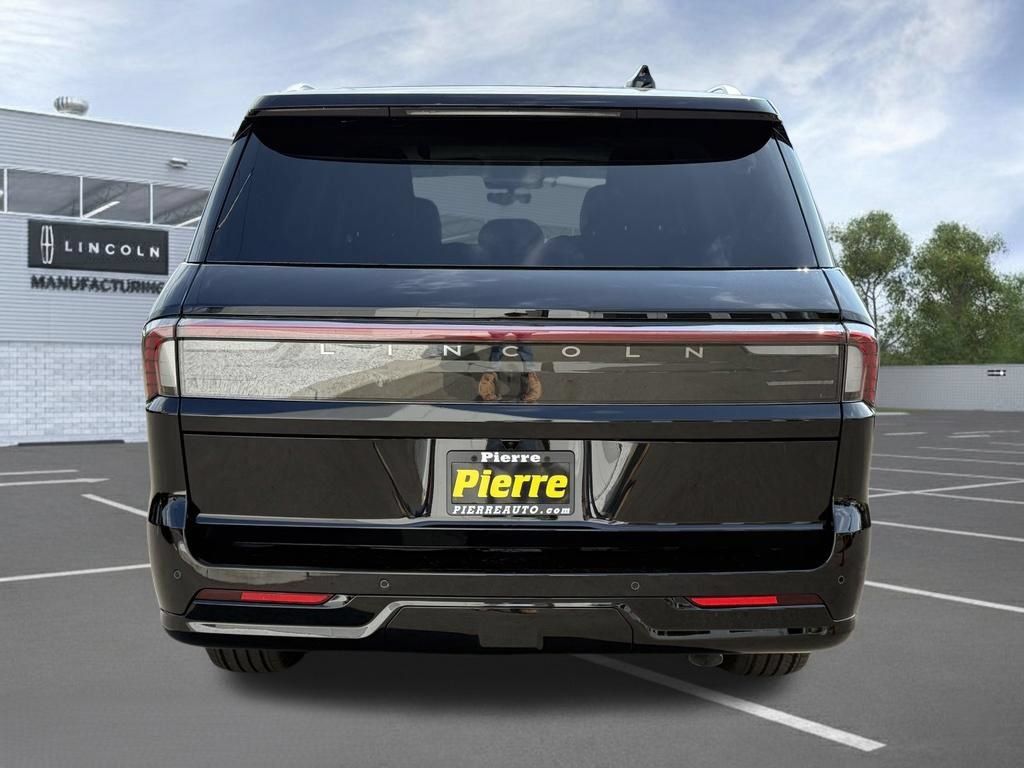 New 2027 Lincoln Navigator Premiere AWD/4WD image 6