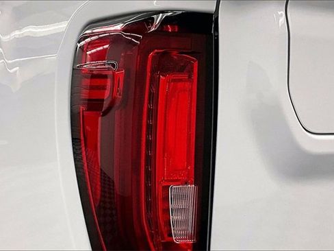 Used 2022 GMC Sierra 3500 Denali w/ Denali Ultimate Package image 32