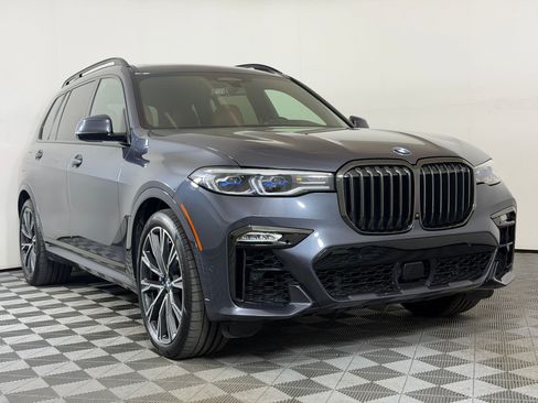 Used 2021 BMW X7 M50i w/ Dynamic Handling Package AWD/4WD image 7
