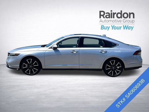 Used 2025 Honda Accord Touring image 4
