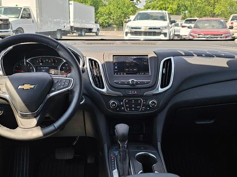 Used 2024 Chevrolet Equinox LT FWD image 12