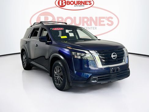 Used 2023 Nissan Pathfinder SV AWD/4WD image 1