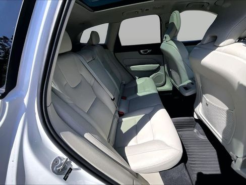 Certified 2024 Volvo XC60 B5 Core w/ Protection Package Premier AWD/4WD image 20