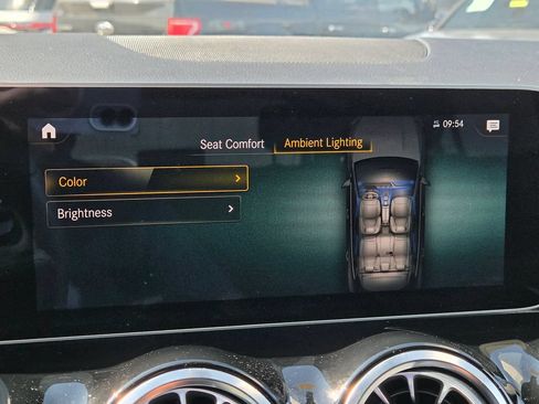 Used 2021 Mercedes-Benz GLA 250 4MATIC image 25