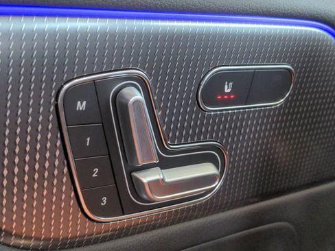 Certified 2021 Mercedes-Benz GLA 250 4MATIC image 21