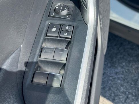 Used 2025 Toyota RAV4 XLE AWD/4WD image 16