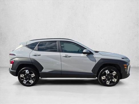 Used 2024 Hyundai Kona SEL w/ Convenience Package AWD/4WD image 4