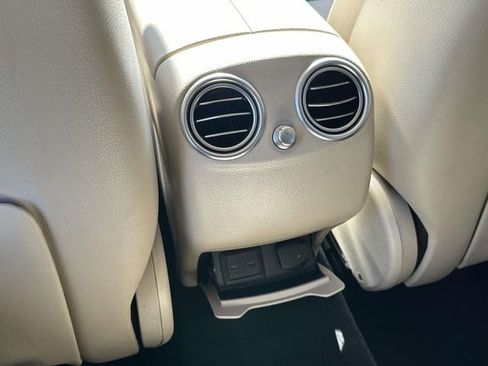 Used 2022 Mercedes-Benz GLC 300 4MATIC w/ Premium Package Lite image 19