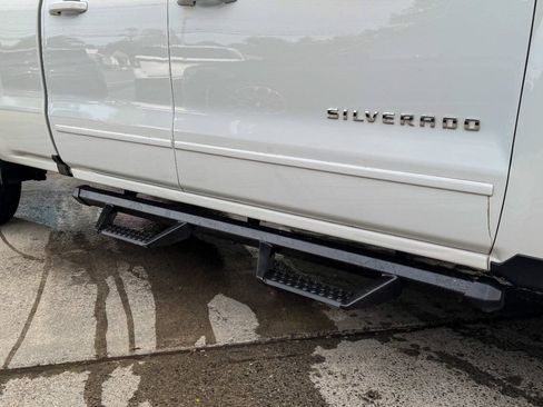 Used 2018 Chevrolet Silverado 1500 LT w/ All Star Edition AWD/4WD image 10