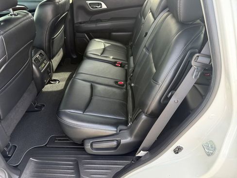 Used 2015 Nissan Pathfinder SL w/ SL Premium Package FWD image 11