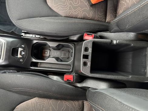 Used 2023 Jeep Renegade Latitude image 25