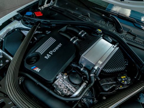 Used 2020 BMW M2 Competition w/ Executive Package RWD image 8
