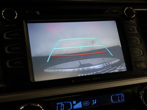 Used 2018 Toyota Highlander AWD V6 image 27
