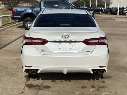 Used 2018 Toyota Camry XSE image 5