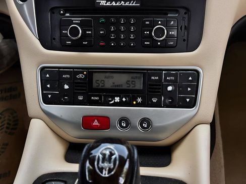 Used 2011 Maserati GranTurismo Convertible image 19