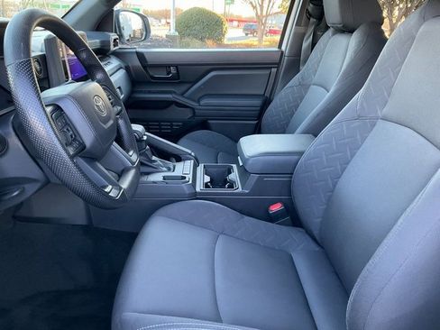 Used 2025 Toyota Tacoma SR image 5