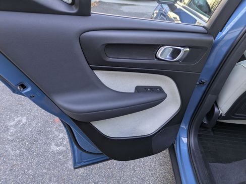 Used 2024 Volvo XC40 B5 Plus w/ Protection Package Premier image 29