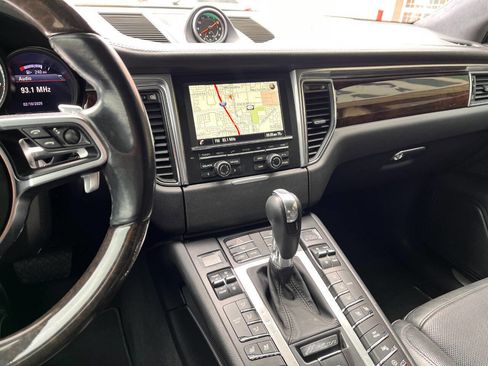 Used 2015 Porsche Macan Turbo image 12