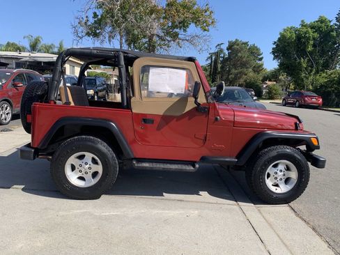 Used 1998 Jeep Wrangler SE image 7