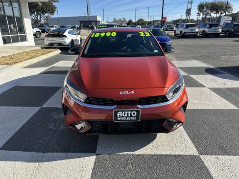 Used 2023 Kia Forte GT-Line w/ GT-Line Premium Package image 2