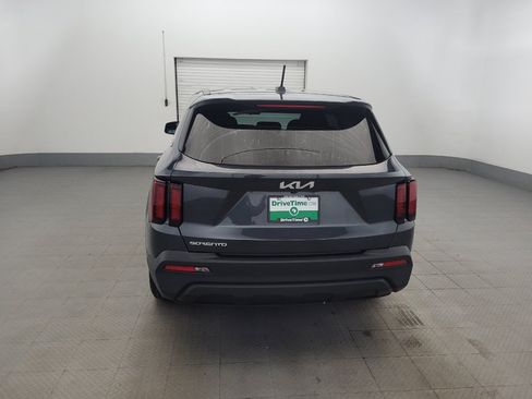 Used 2023 Kia Sorento LX FWD image 6