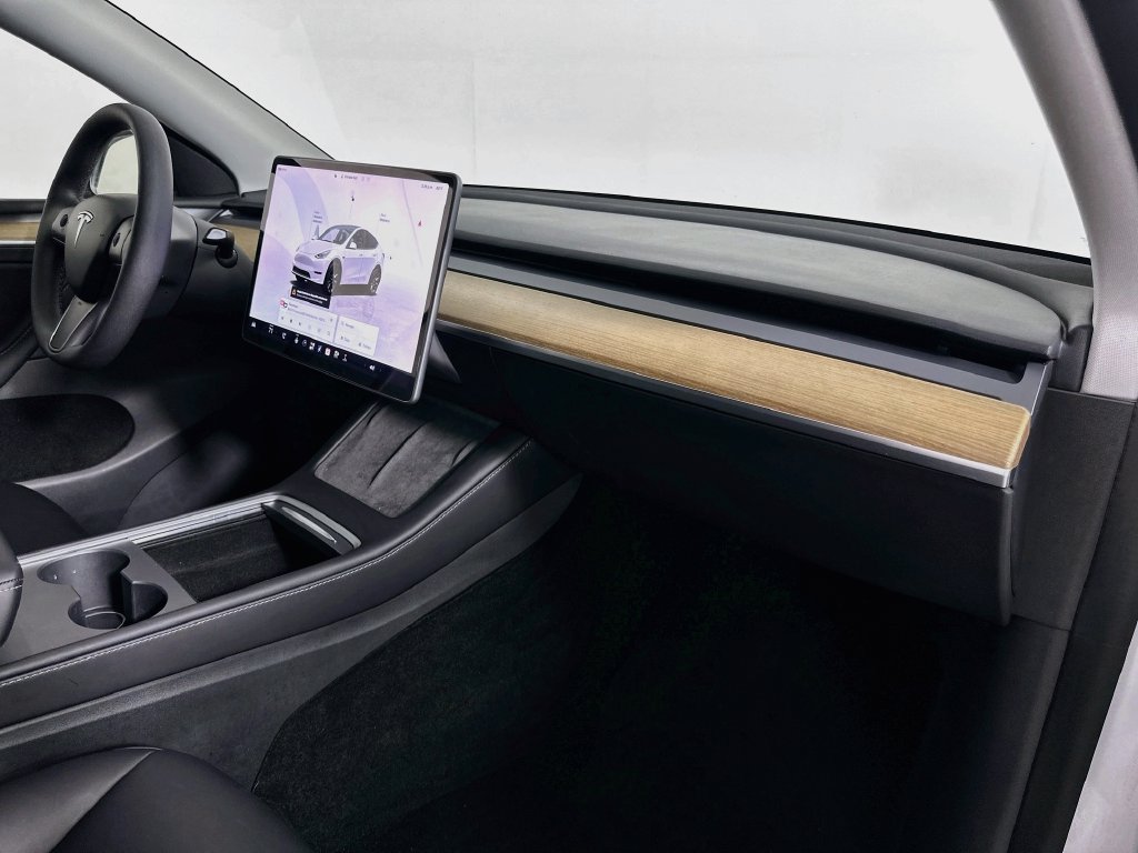 Used 2022 Tesla Model Y Long Range AWD/4WD image 29
