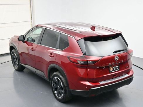 Used 2025 Nissan Rogue SV AWD/4WD image 32