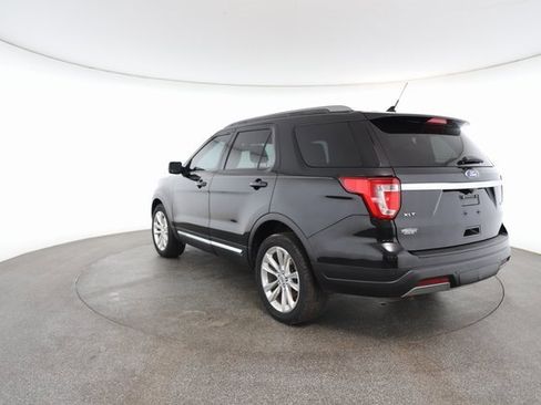 Used 2019 Ford Explorer XLT w/ Equipment Group 202A image 11
